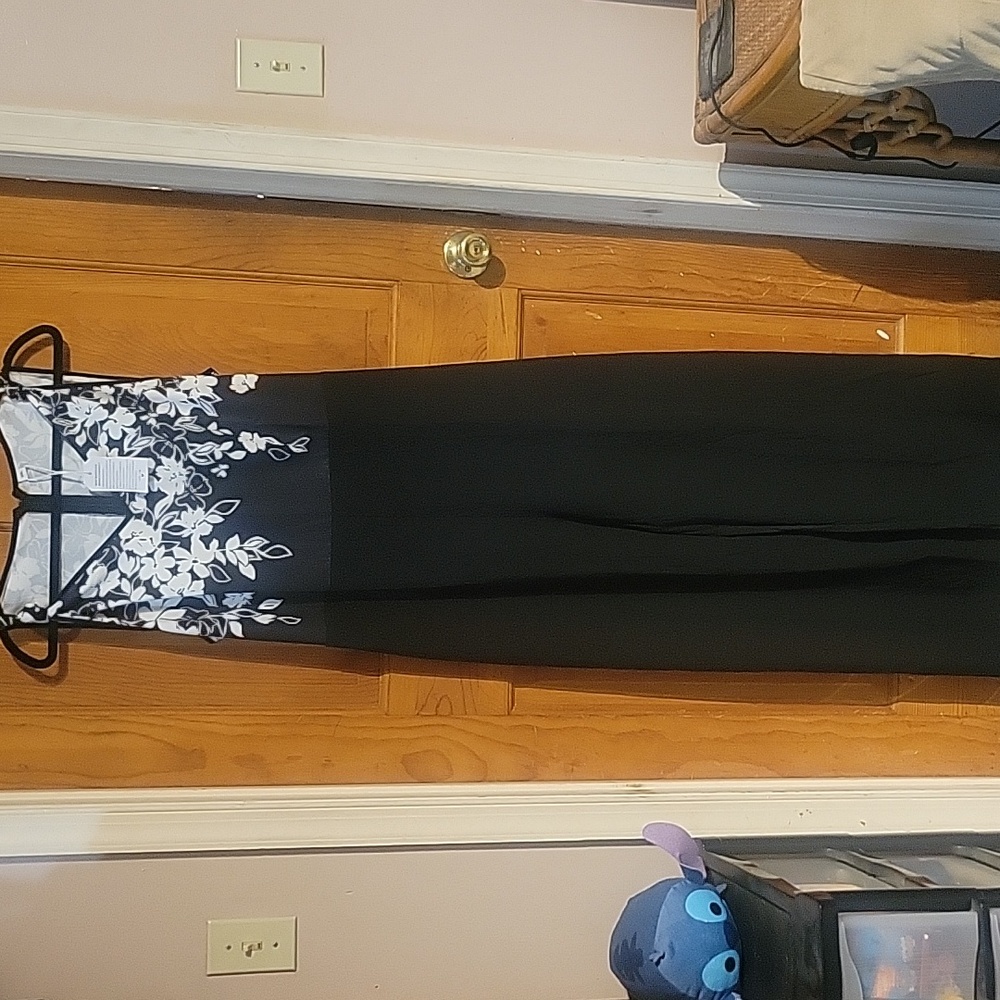 NWT Black, White  Floral Romper Jumpsuit Size XL